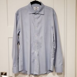 Uniqlo Men's Medium Blue Button Down Slim Fit No Iron Dress Shirt